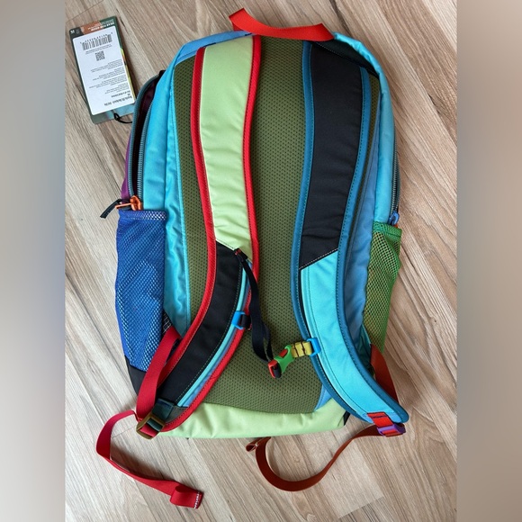 Cotopaxi NWT Bogotá 20L Daypack Backpack Hiking Colorful - Picture 2 of 10